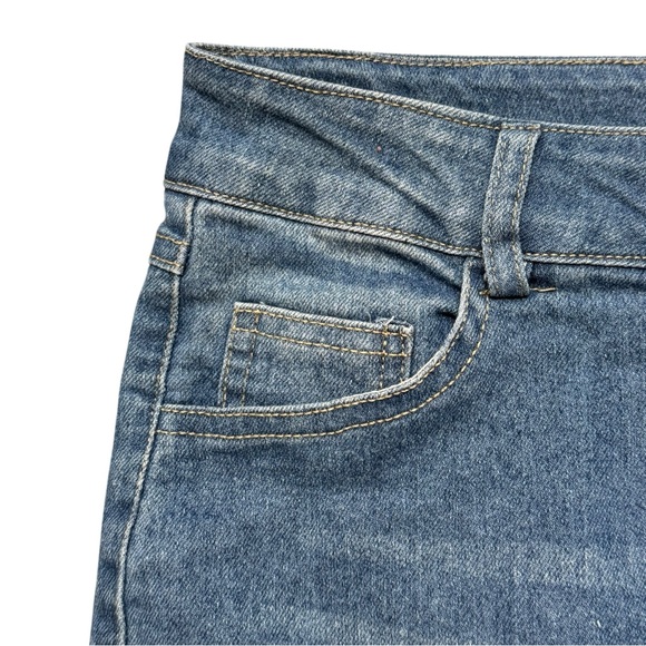 Elegant Thin Blue Flare Jeans for Women - Picture 4 of 9